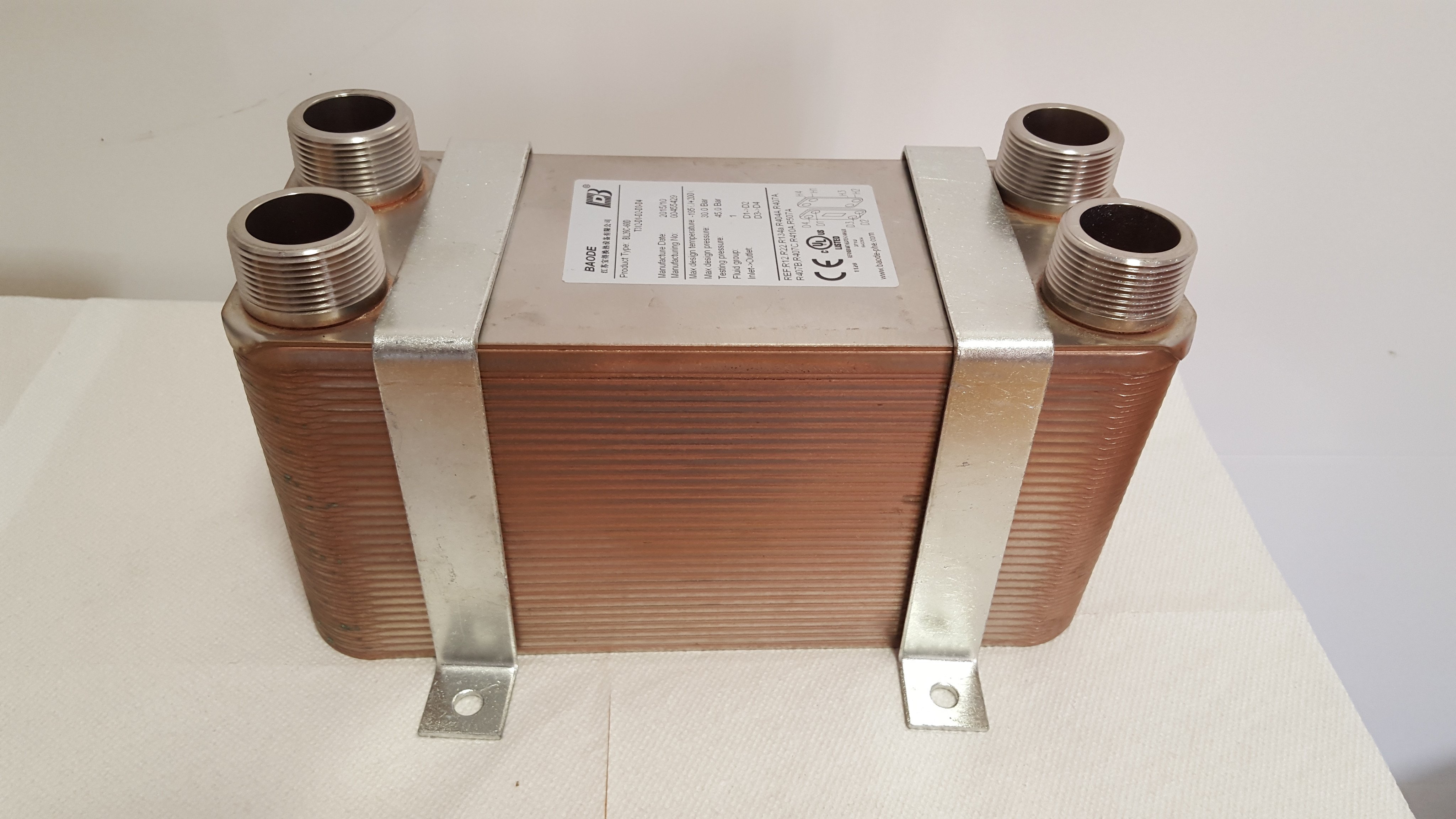 50 Plate Water to Water Brazed Plate Heat Exchanger 1/" FPT Ports w// Brackets